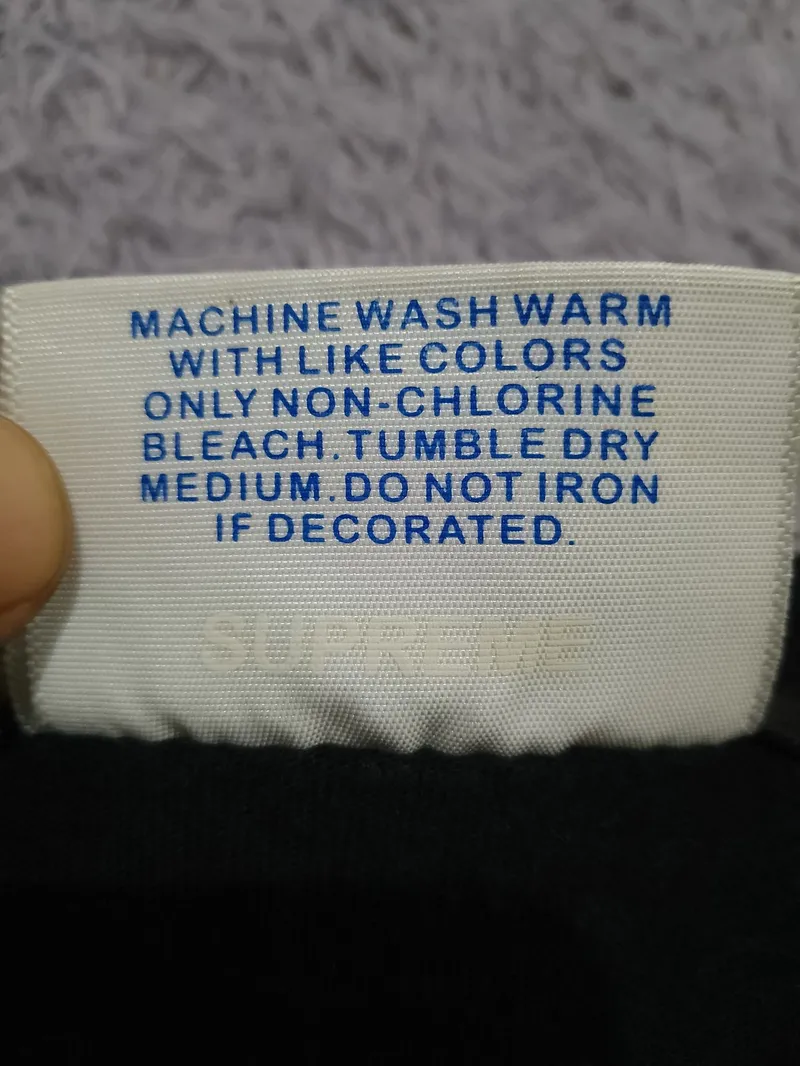 Supreme Vintage Streetwear T-shirt Pria white black Preloved