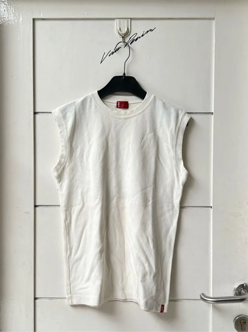 SALE!! Levi Strauss & Co. Sleeveless T-shirt photo 1