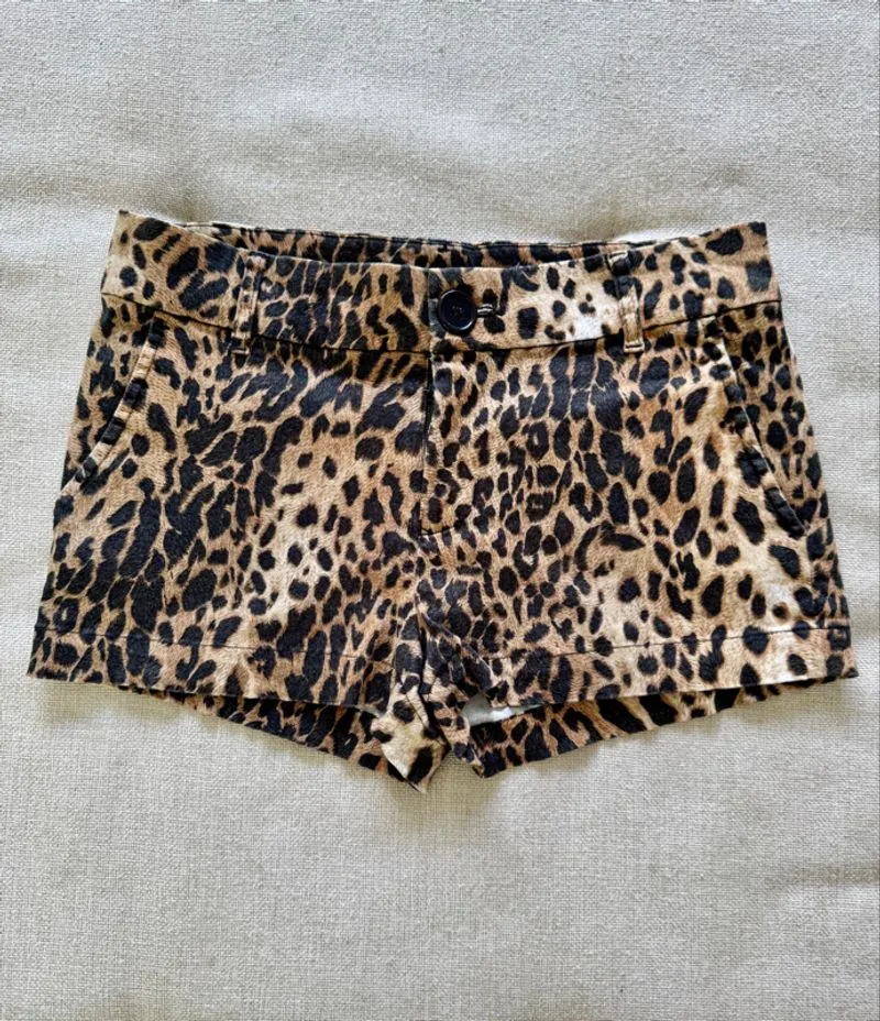 Leopard shorts photo 1