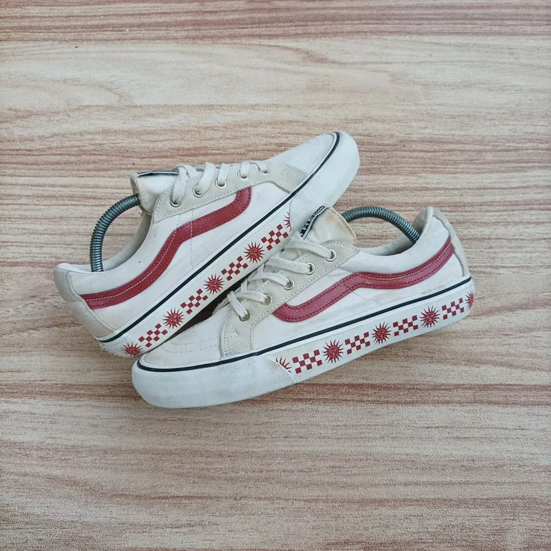 VANS Gorpcore Casual Sneakers Pria red cream photo 1