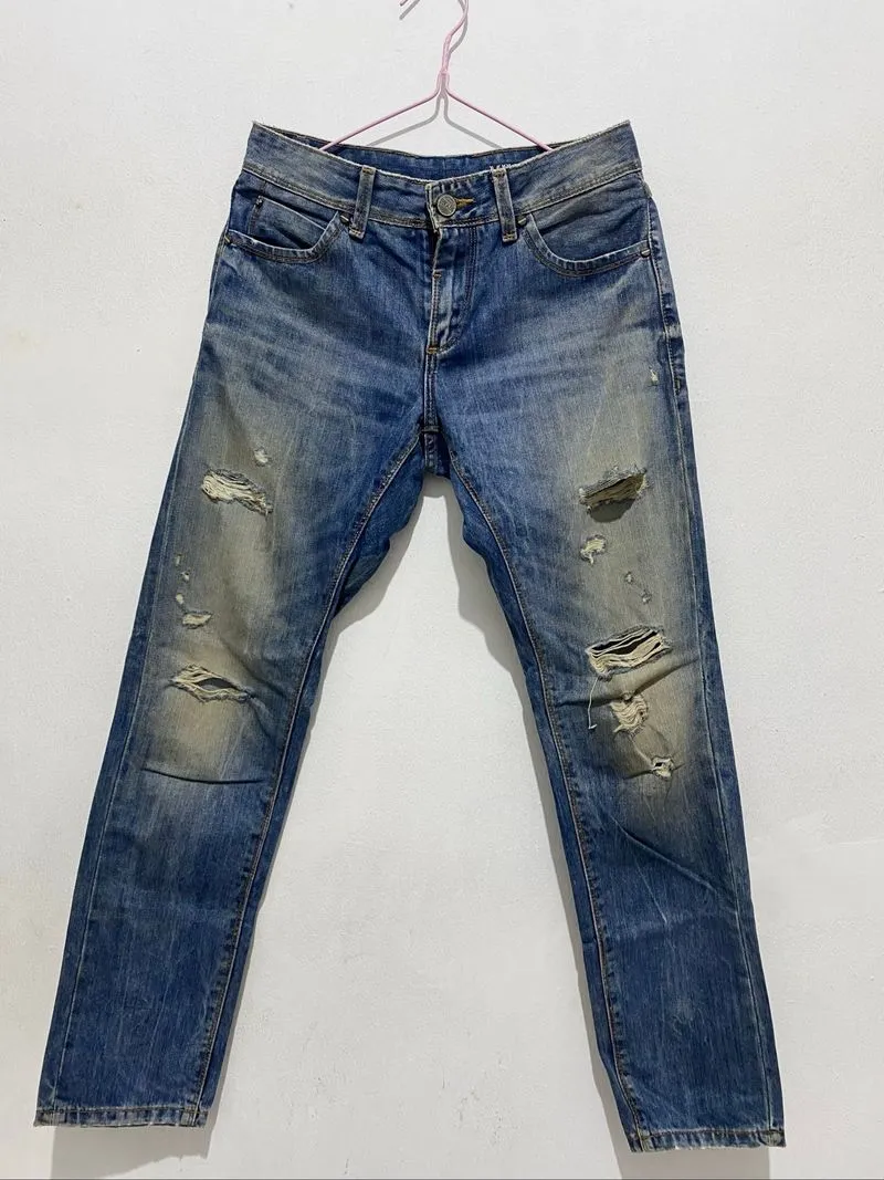 MIYOSI SLIM FIT RIPPED JEANS photo 1