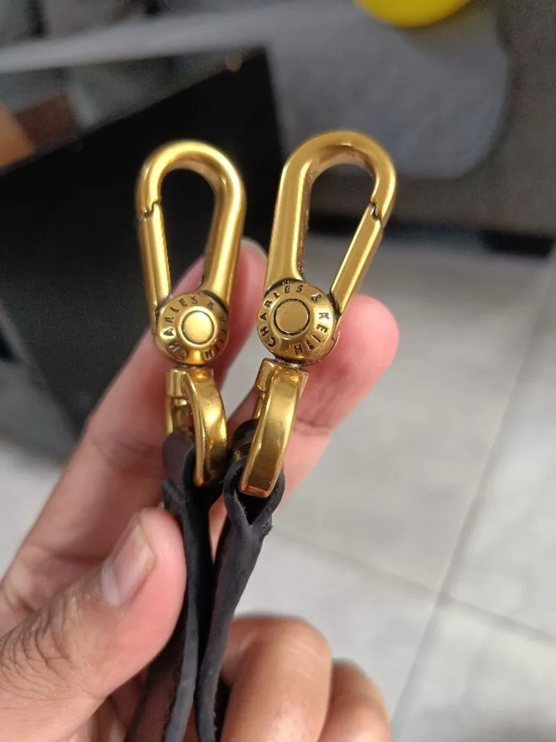Tali Tas Kulit Charles and Keith good condition siap pakai.
 photo 1