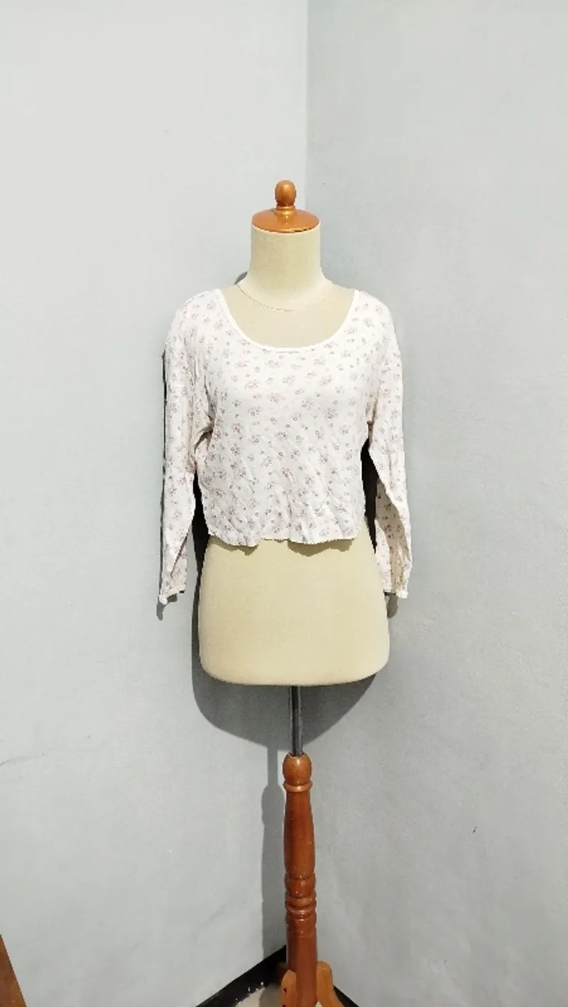 Croptop Flowers - Atasan Crop Vintage White  photo 1