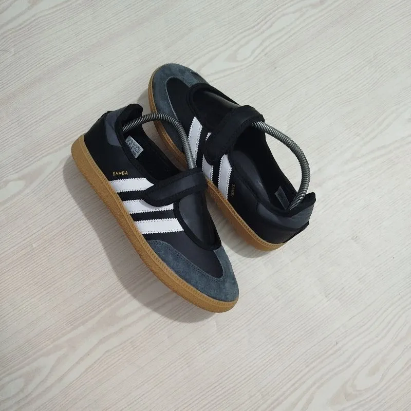  Adidas Samba Jane in black, white photo 1