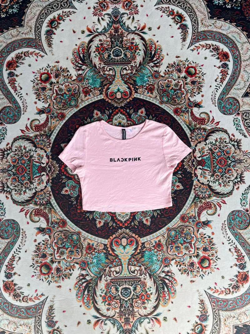 black pink crop top photo 1