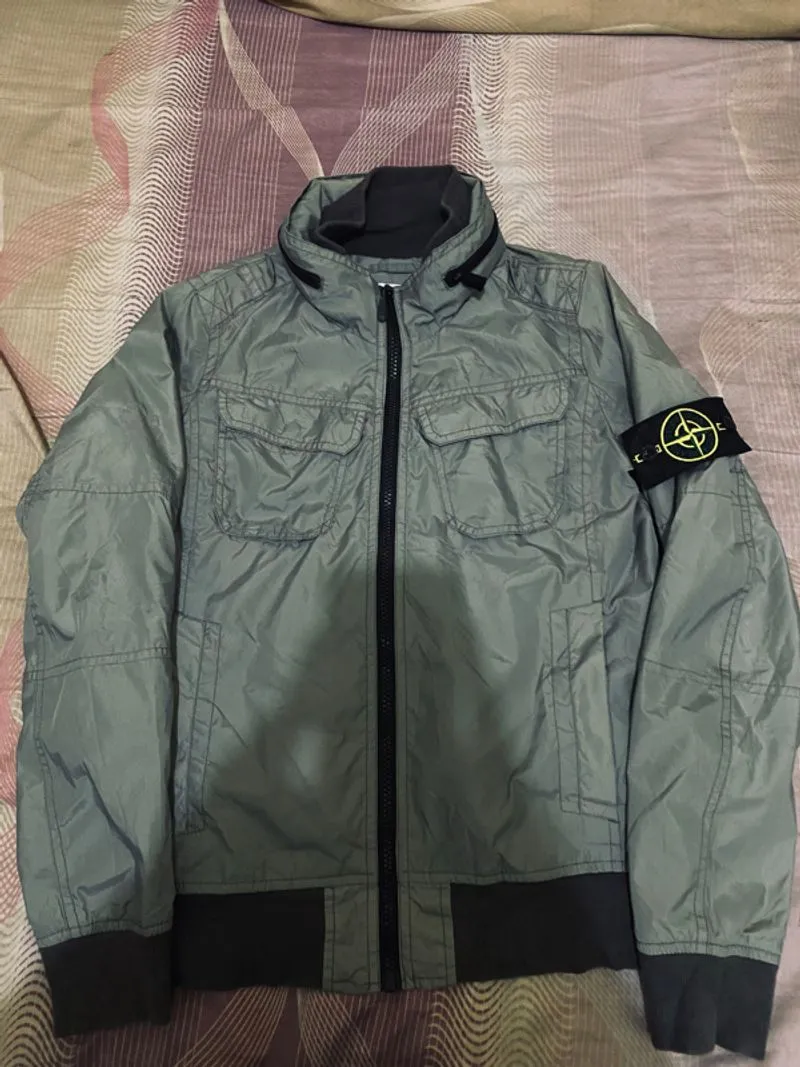 STONE ISLAND  photo 1