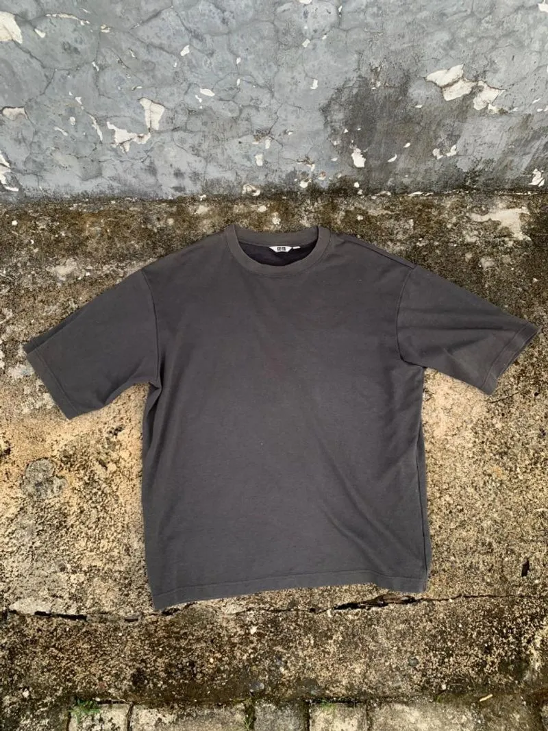Uniqlo Airism Charcoal  photo 1