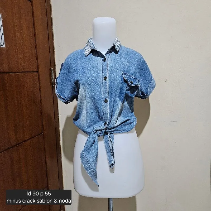 Kemeja croptop wanita lengan pendek bahan denim photo 1