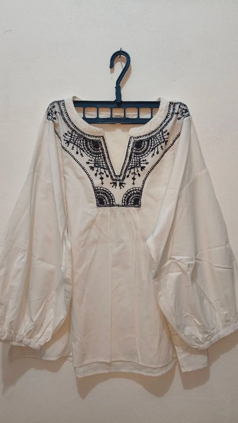Begum White Blouse  photo 1