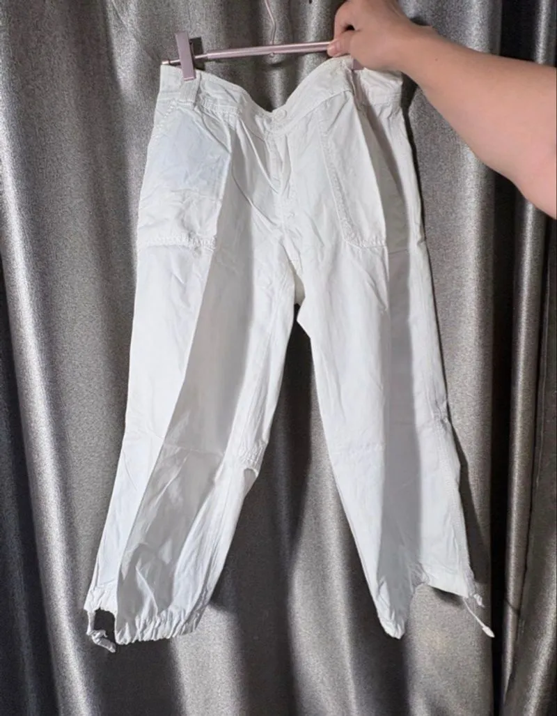 BERSHKA WHITE PANTS photo 1