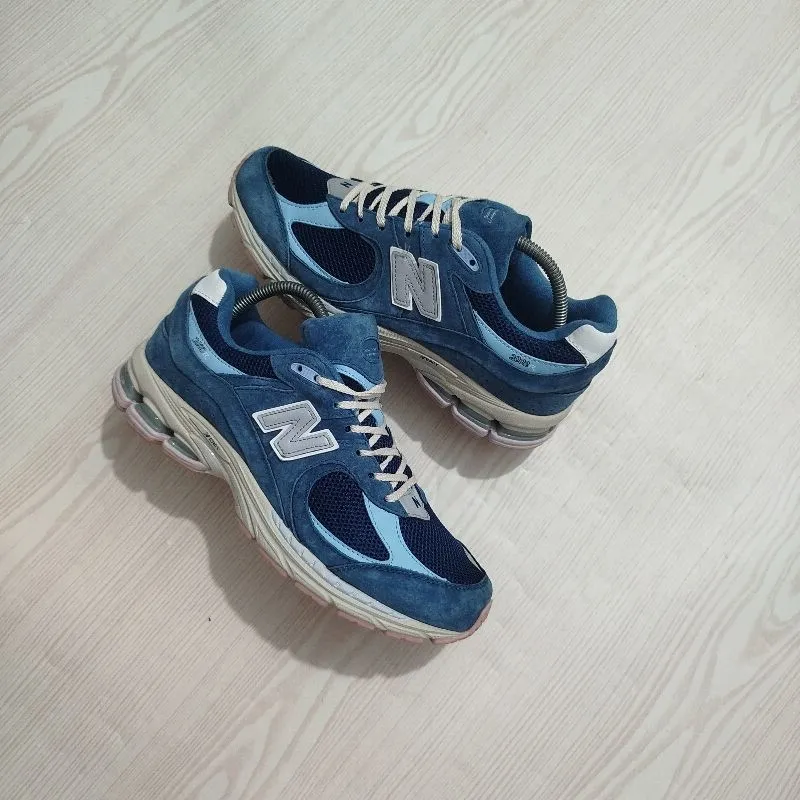 New Balance 2002R  photo 1
