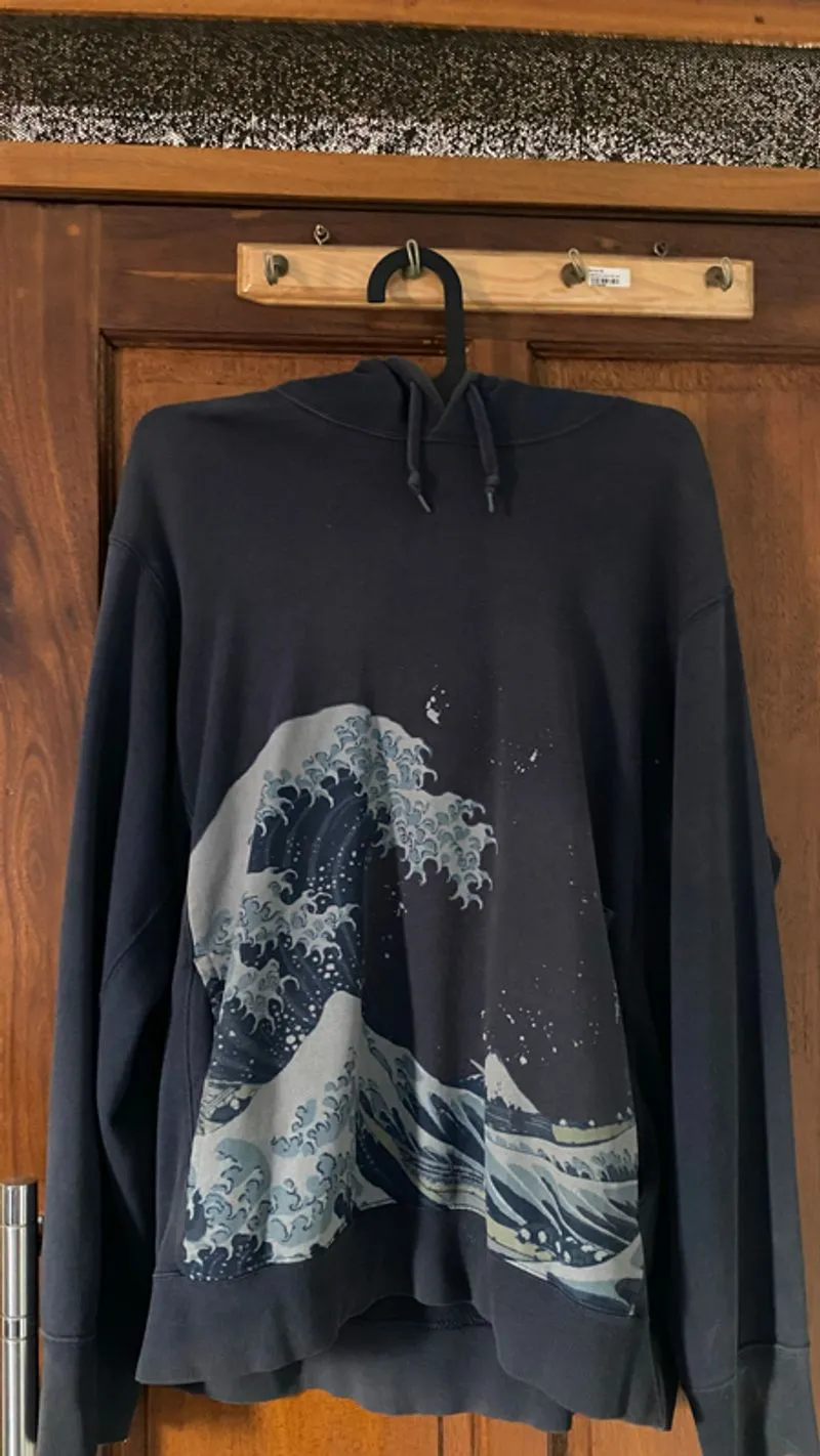 UNIQLO wave hoodie  photo 1