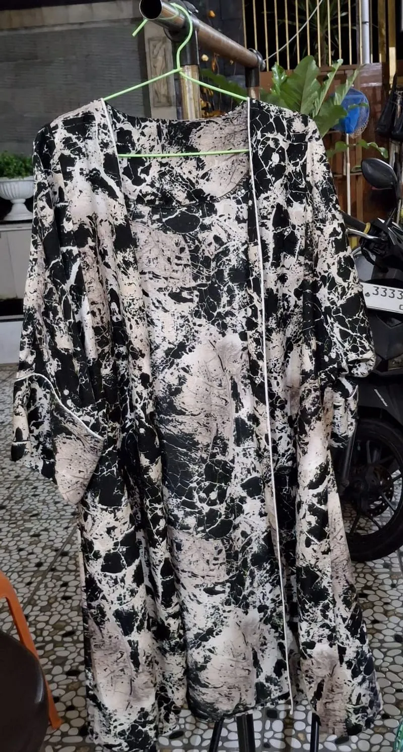 BLAZER HITAM PUTIH photo 1