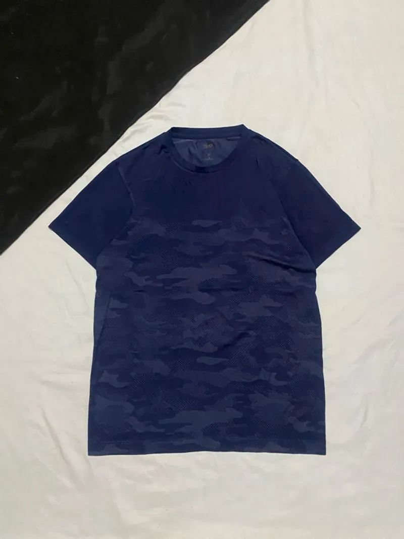tshirts uniqlo photo 1
