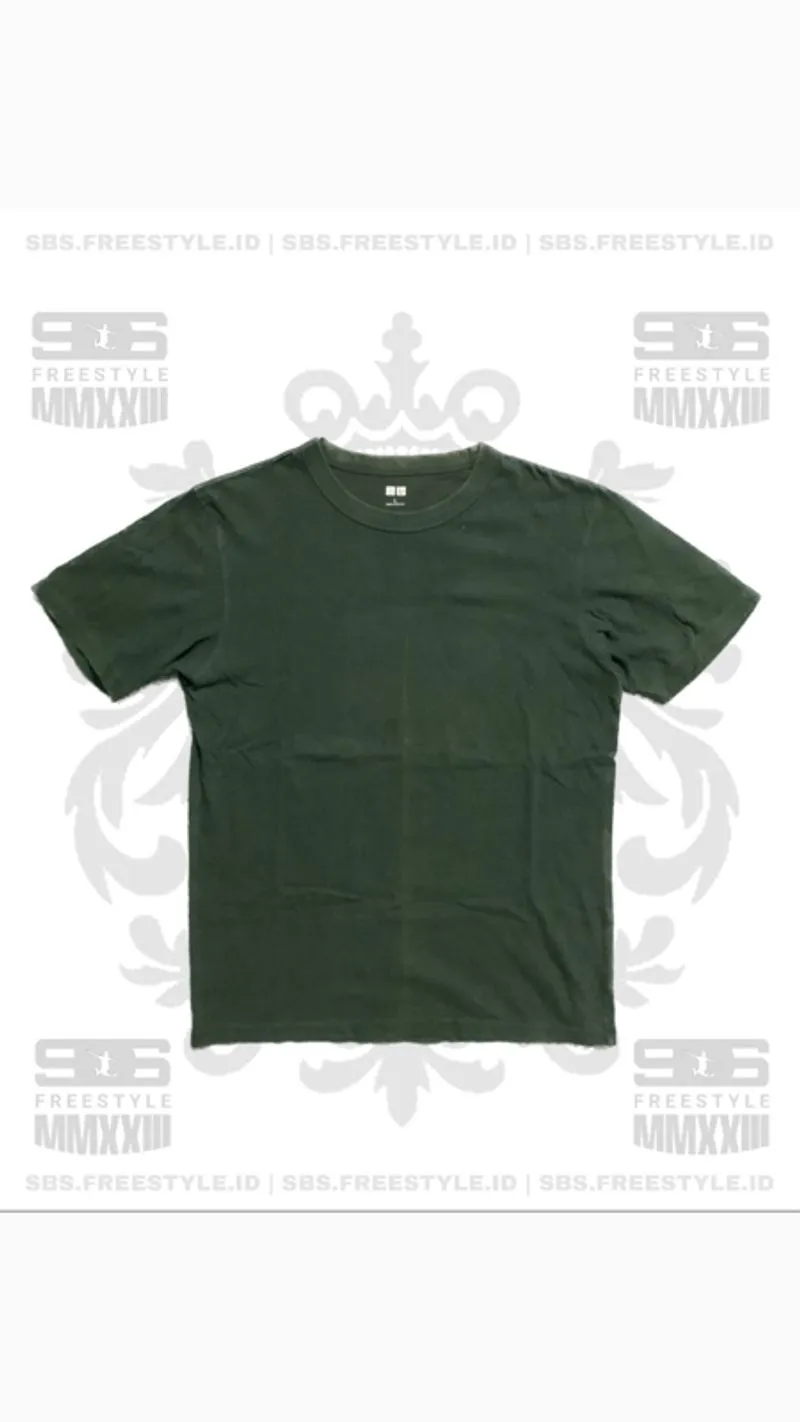 Uniqlo Green Tshit photo 1