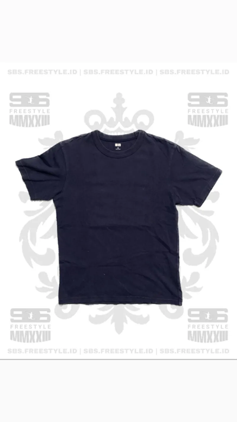 Uniqlo Navy Tshirt photo 1