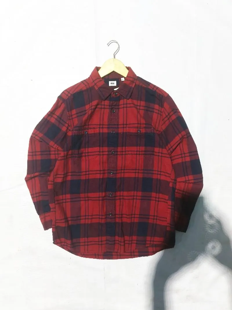 Kemeja Flanel Uniqlo photo 1