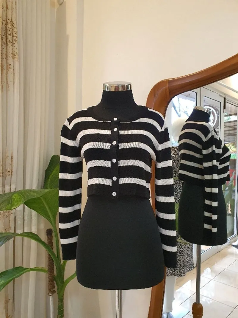 CARDIGAN HITAM PUTIH photo 1