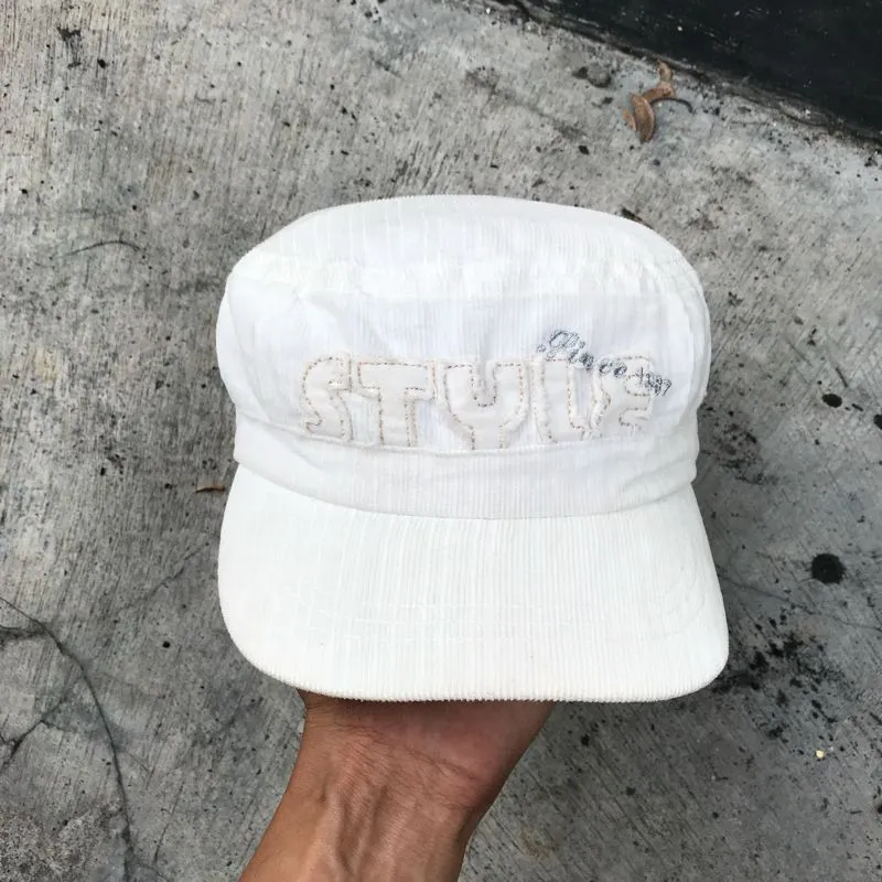Topi corduroy brand christian Daniels. Topi newsboy putih photo 1