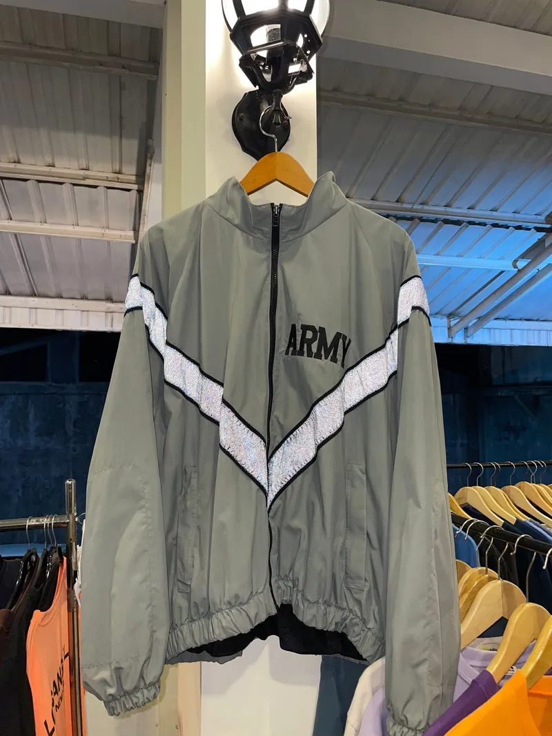 Vintage Windbreaker Pria gray photo 1