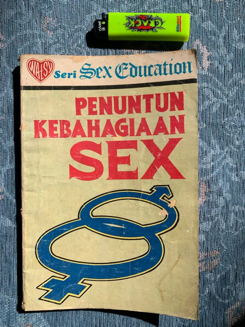 VINTAGE SEX EDUCATION BOOK | KAMASUTRA photo 1