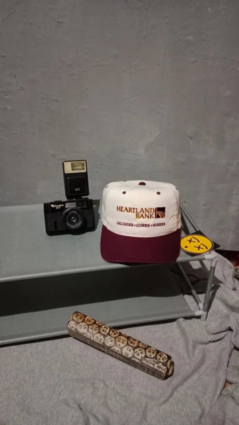 Topi two tone youngan heartland bank  photo 1