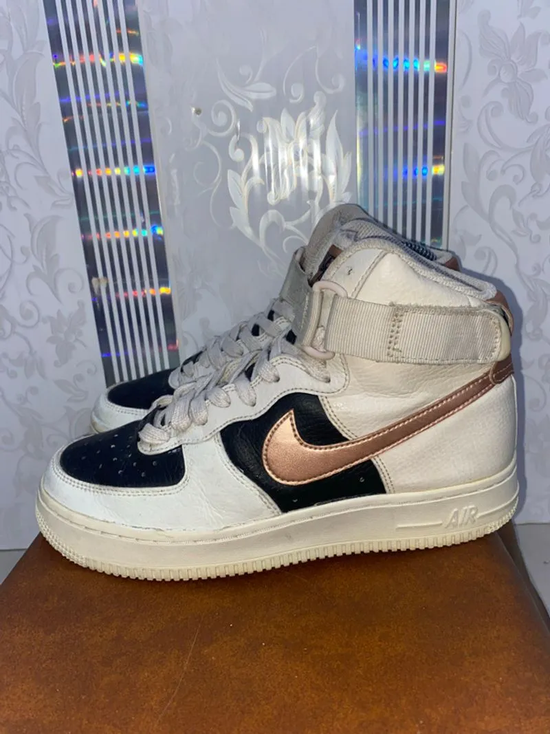 Sepatu Casual Wanita Nike Air Force 1 High Light Wood Brown photo 1