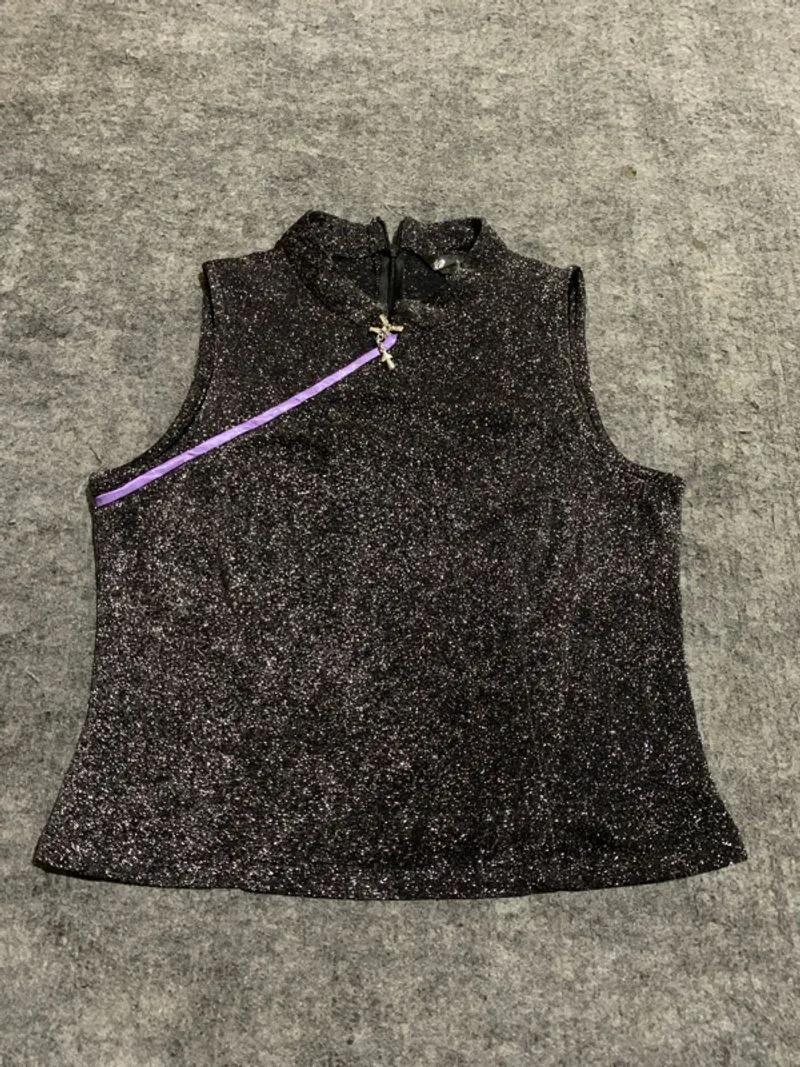 CROP TOP SLEEVELESS STYLE photo 1