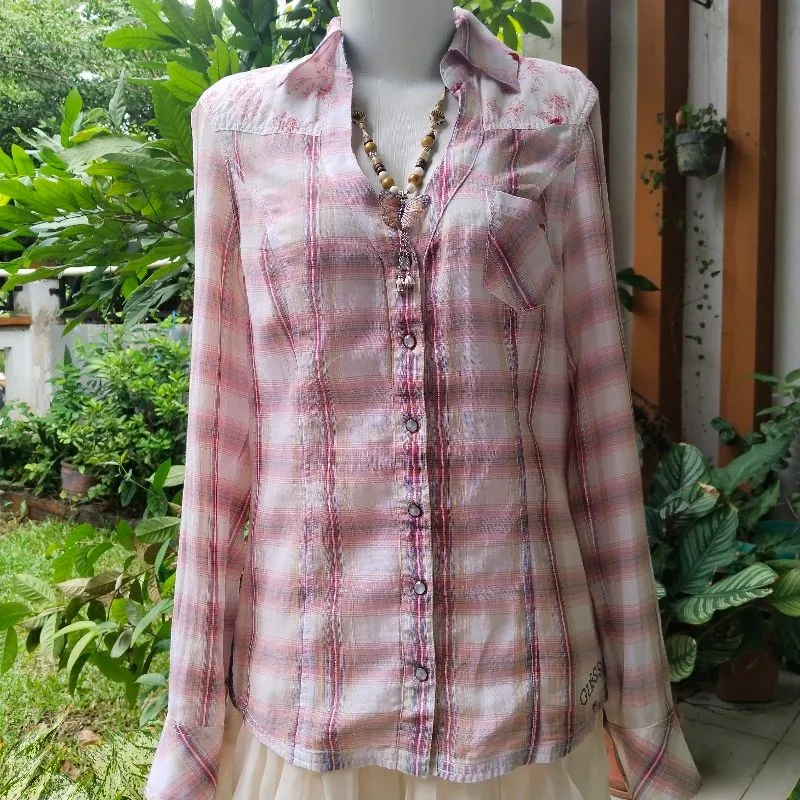 GUESS plaided shirt v neck photo 1