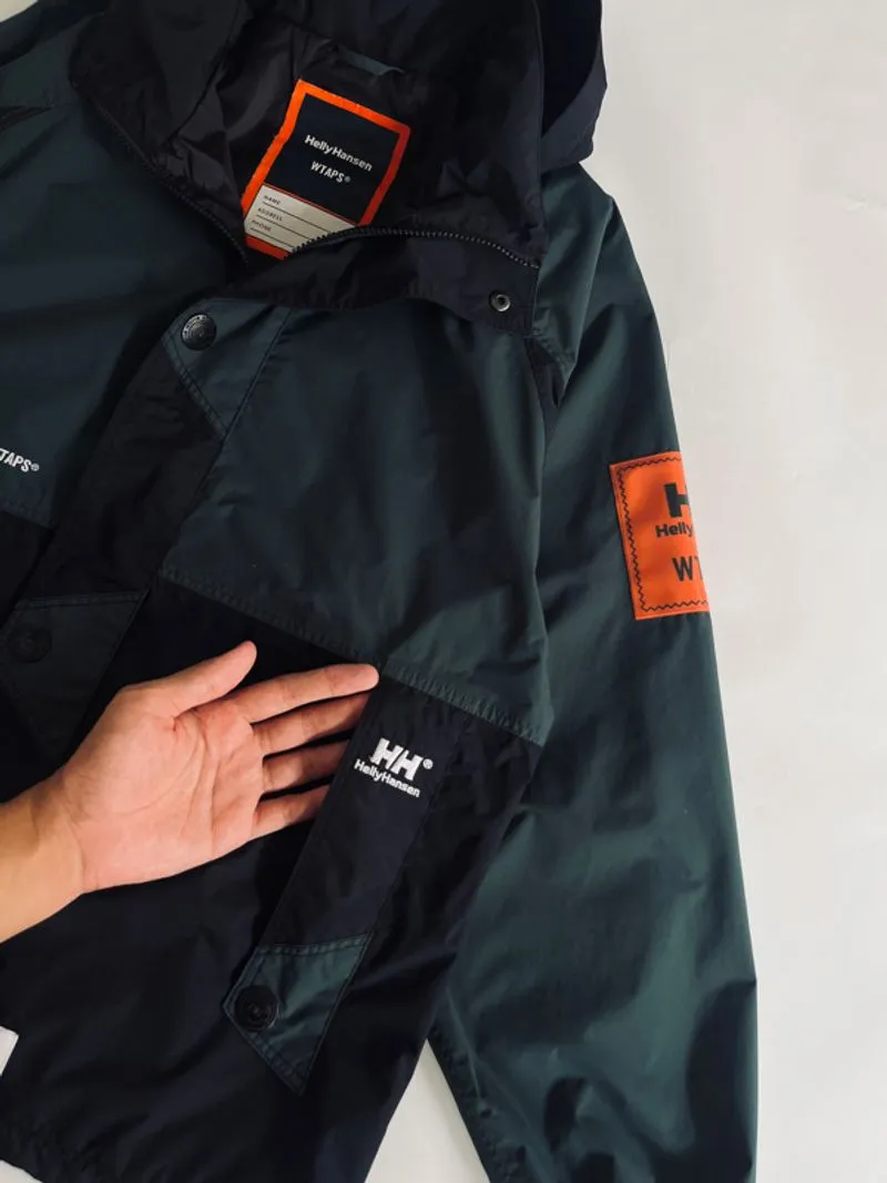 WTAPS x HELLY HANSEN BOW NYLON JACKET - Preloved