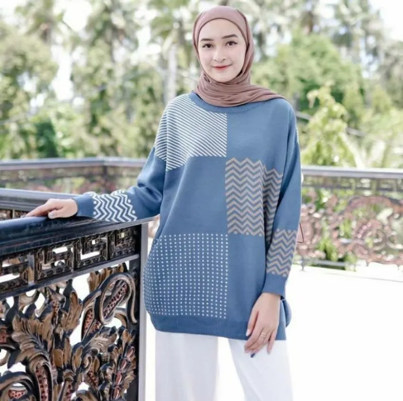 Sweater Knit  photo 1