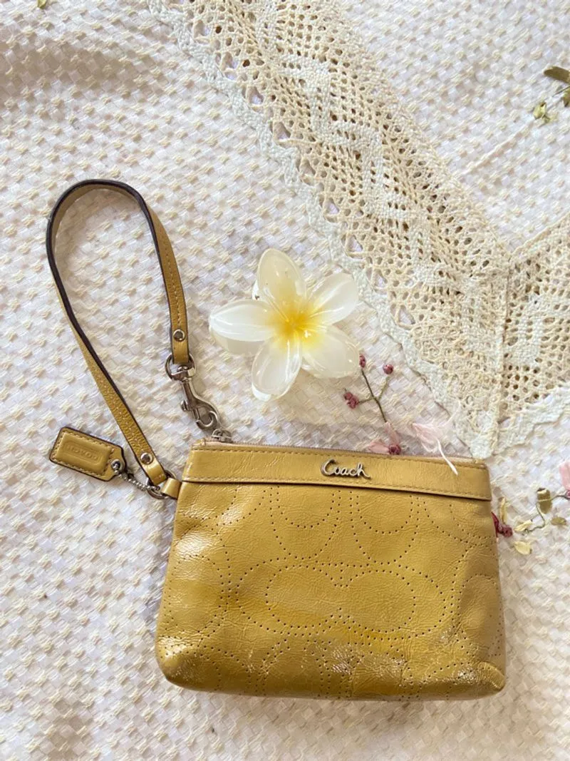 Coach vintage wrislet in Tan Beige photo 1