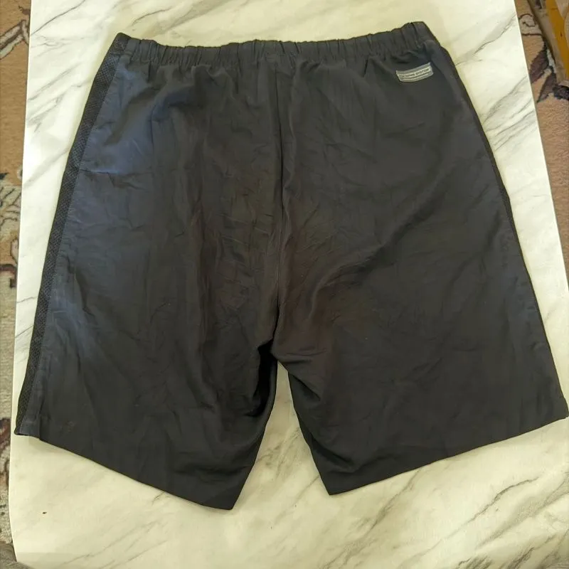 Celana pendek fila
Size L photo 1