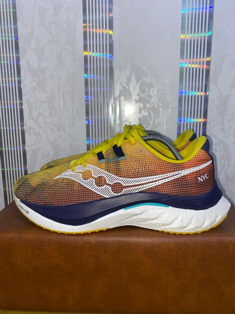 Sepatu Running Olahraga Lari Pria Saucony Endhorphin Speed 4 photo 1