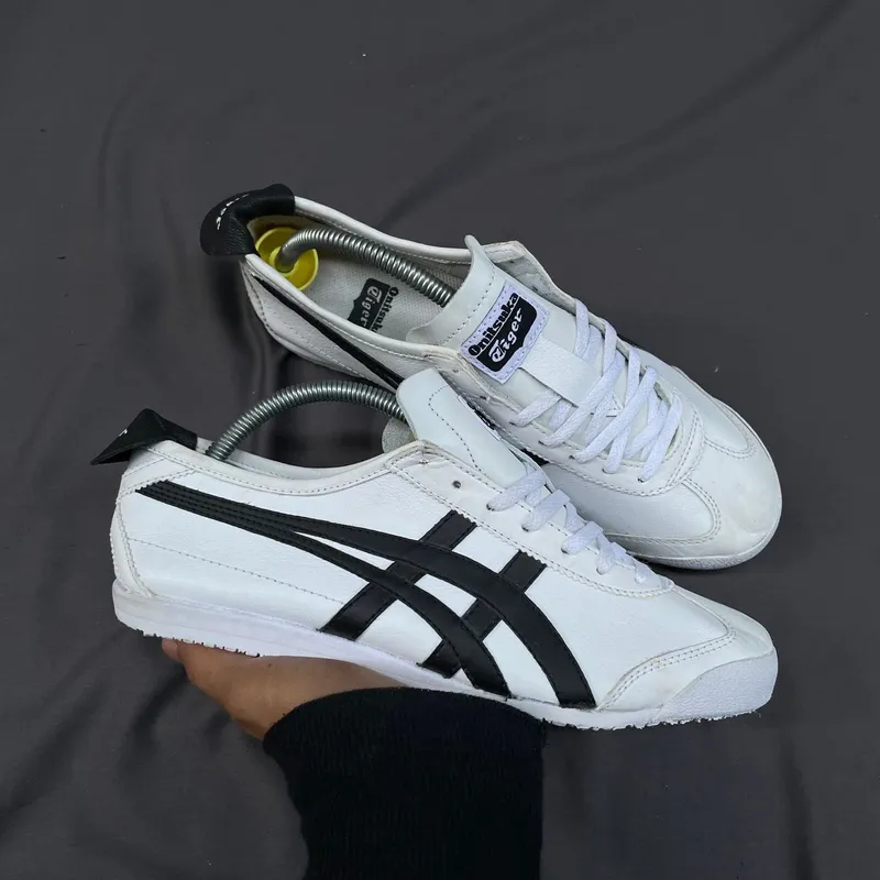 Onitsuka Tiger Gorpcore Casual Sneakers Pria white black