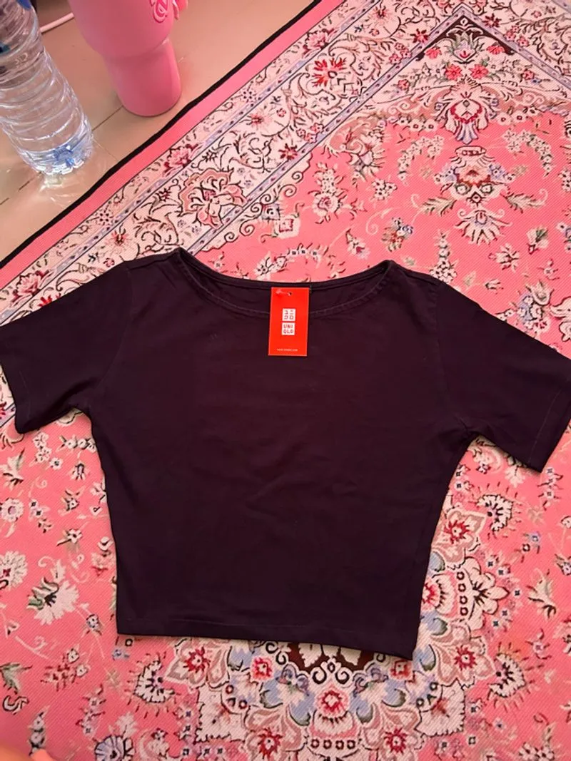 crop hitam polos uniqlo photo 1