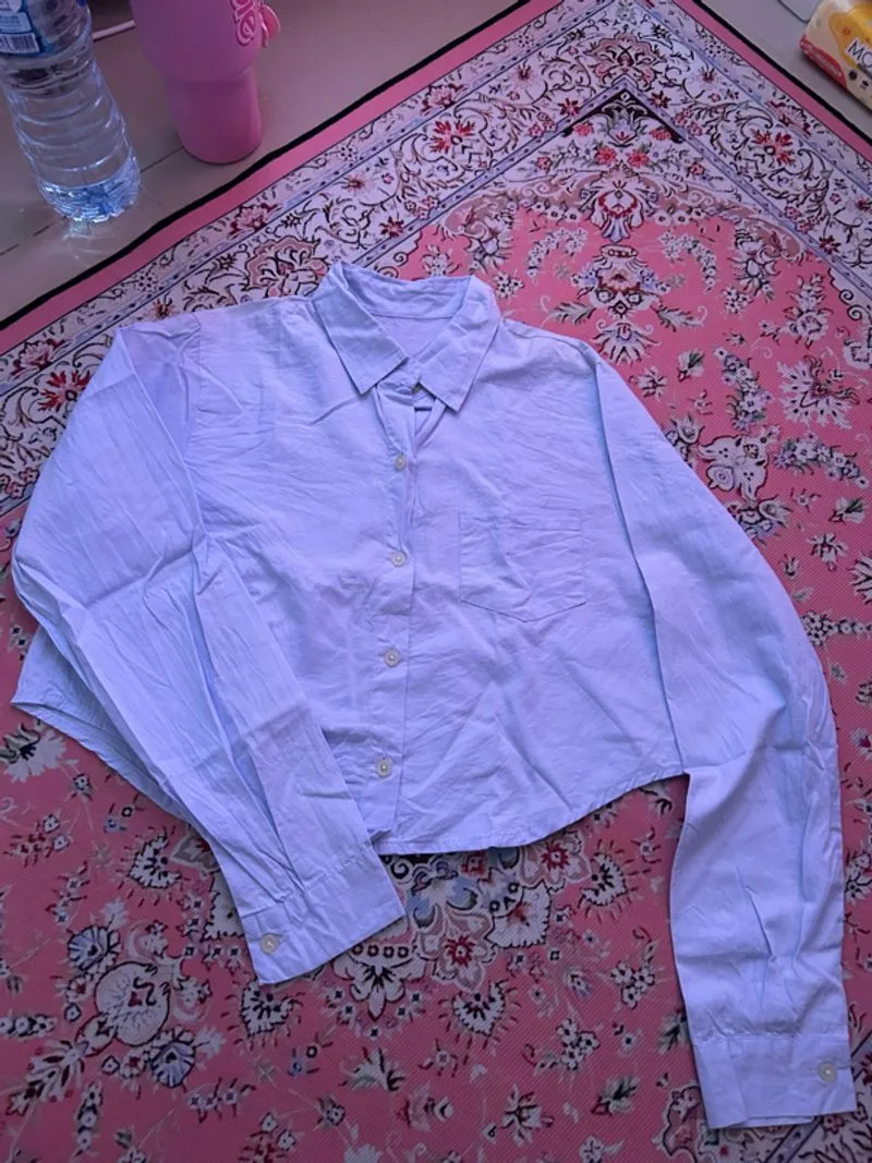 kemeja crop lengan panjang biru pastel photo 1