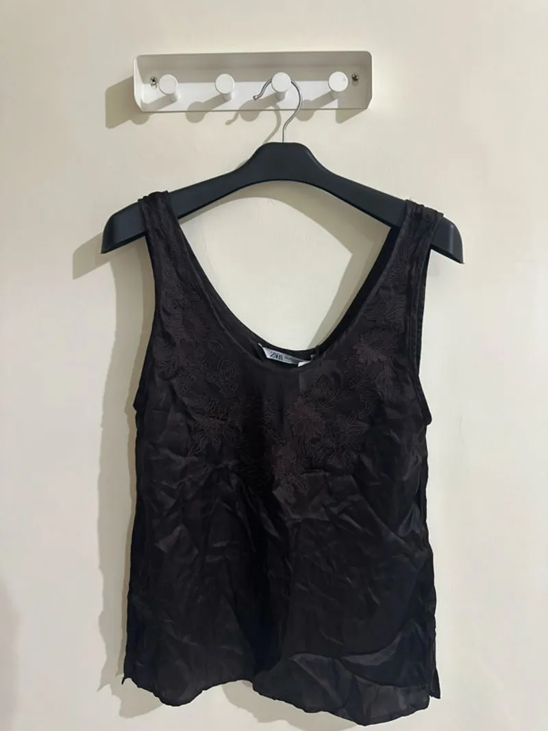 Zara Black Embroidery Flower Tank photo 1