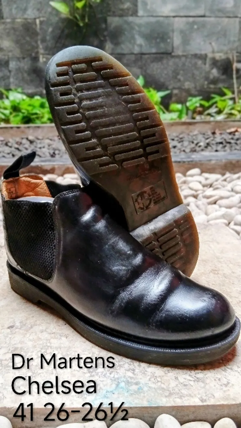 Dr Martens Cromwell Chelsea Boots Made in Thailand photo 1