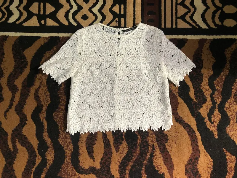 ZARA Minimalist Blouse Wanita white photo 1