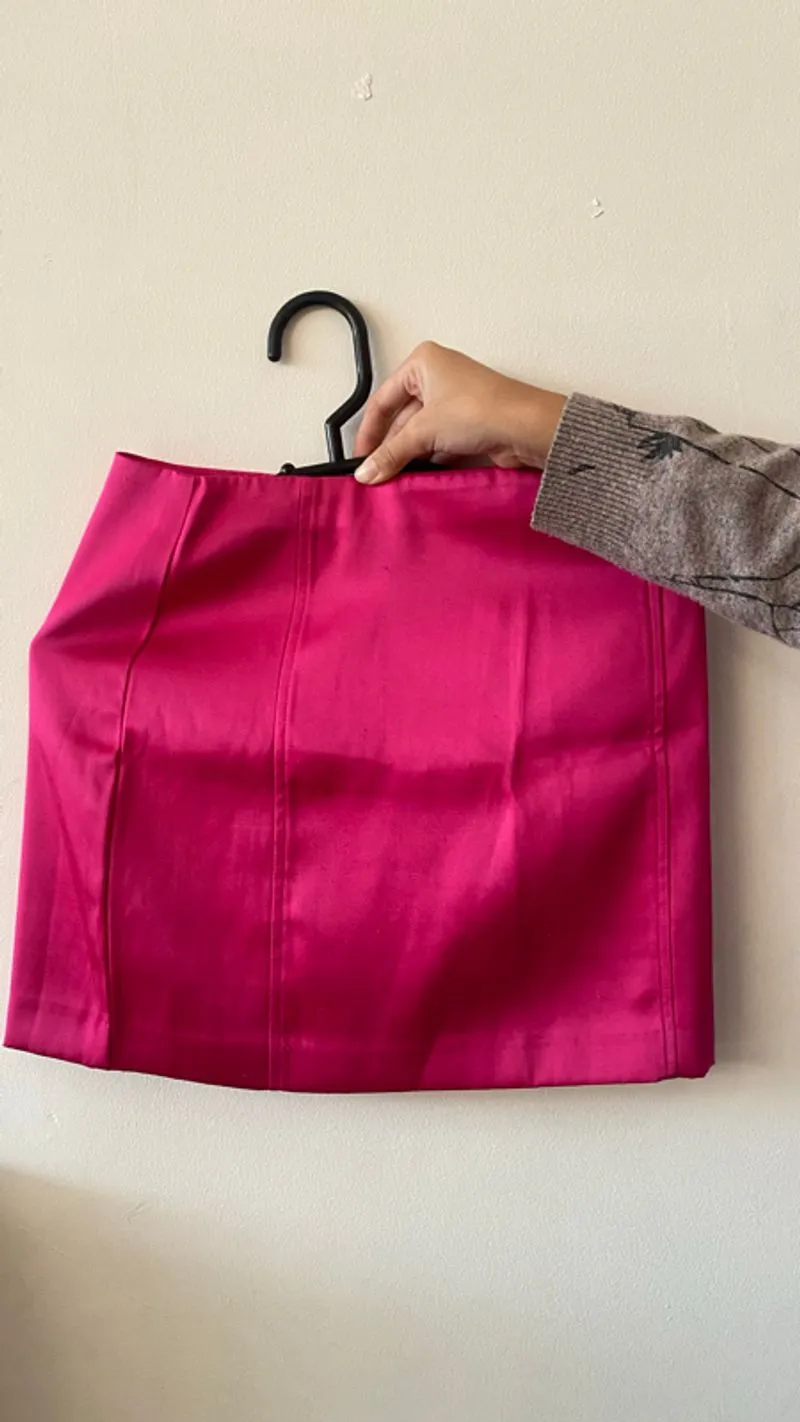 Hnm magenta miniskirt photo 1
