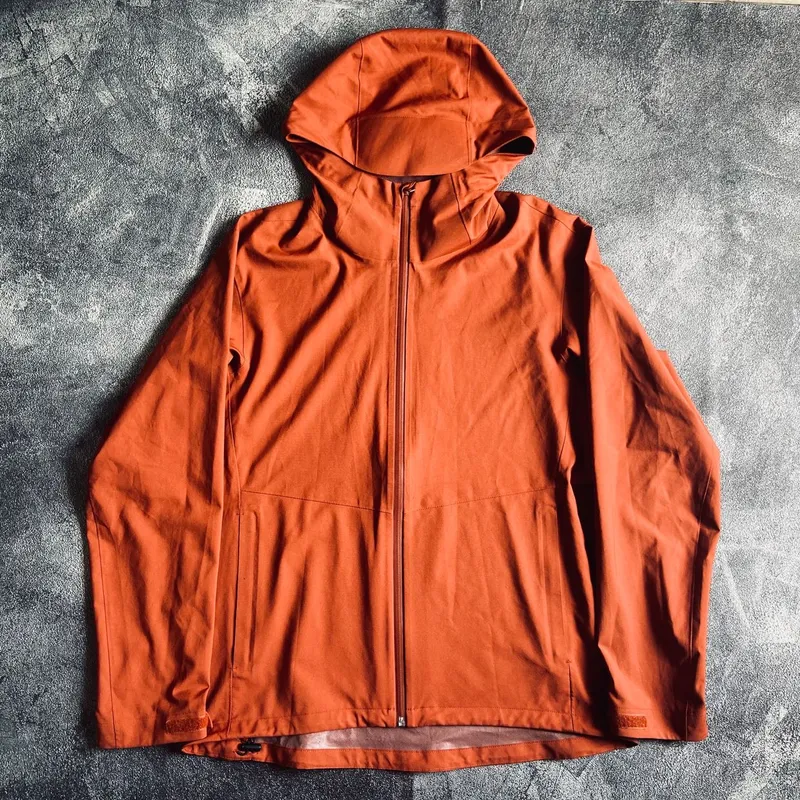 Uniqlo Sportswear Casual Track jacket Pria orange photo 1