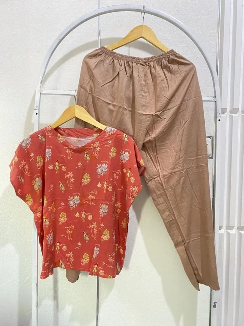 Babydol Celana Panjang Lengan Pendek
Krah V
Bahan Rayon Prem photo 1