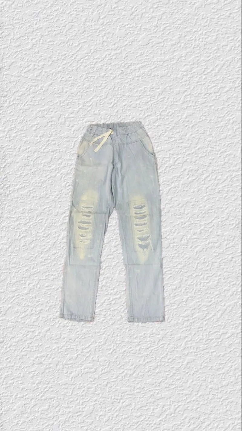 Celana Jeans Robek Wanita photo 1