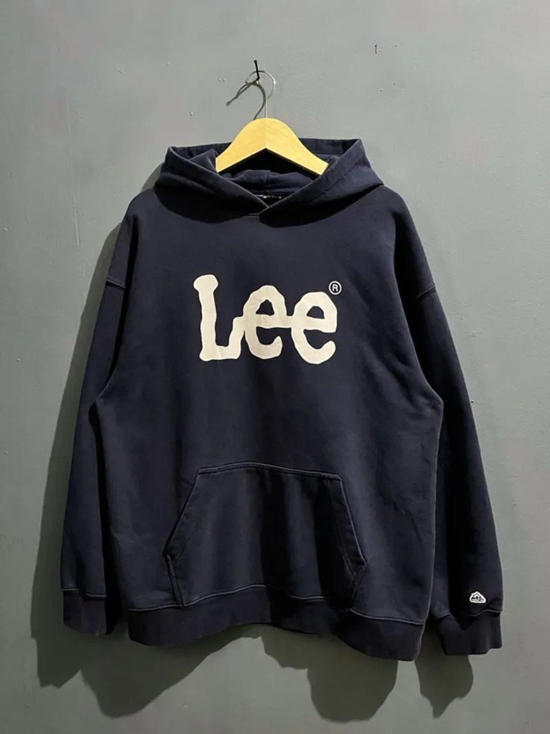 Hoodie Lee photo 1
