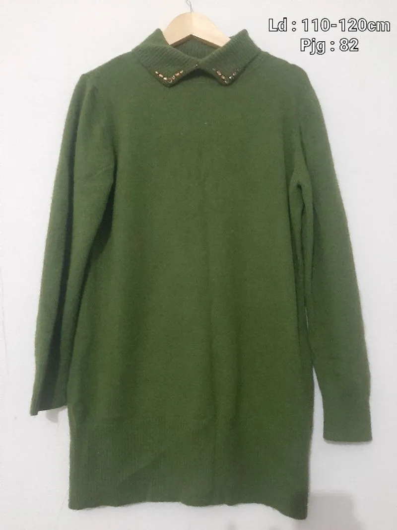 FUZZY GREEN SWEATER photo 1