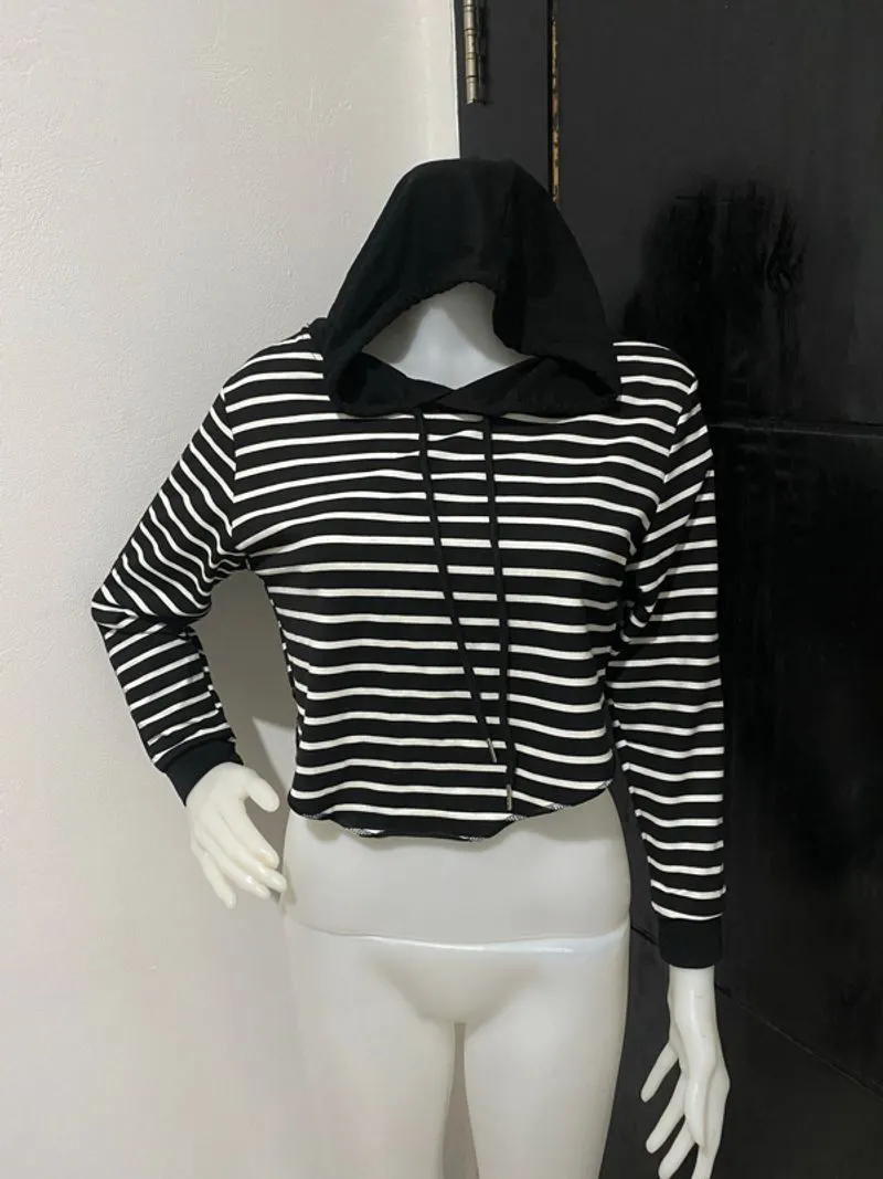 Hoodie Crop oval stripe hitam putih photo 1