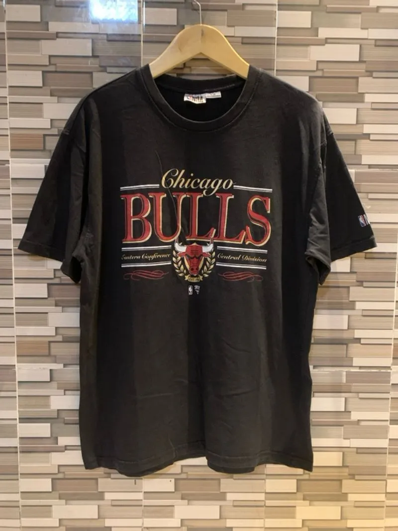 chicago bulls official likenew size L 74x58 photo 1