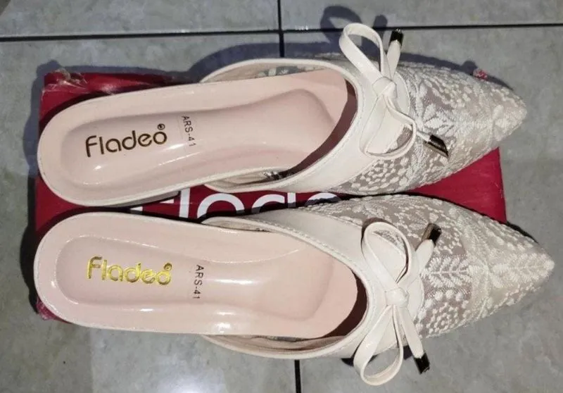 [NEW CONDI] Fladeo Heels 3cm Warna Cream  photo 1