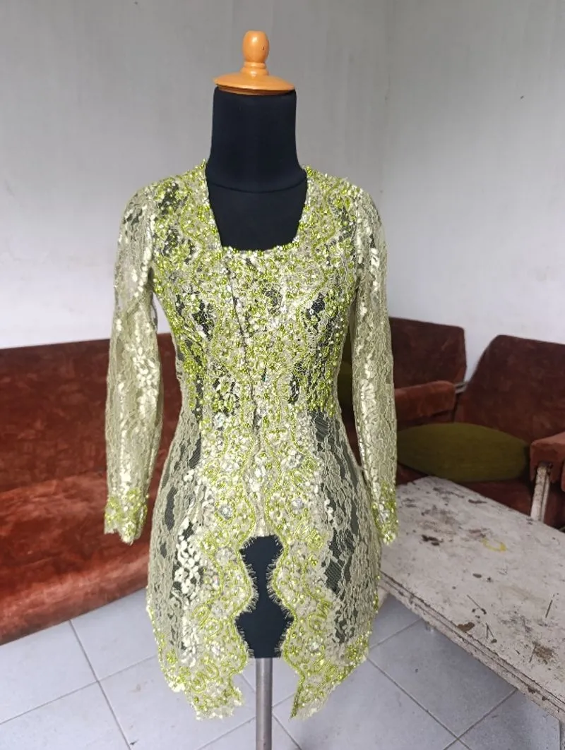 Kebaya Hijau Sage Kutu Baru photo 1